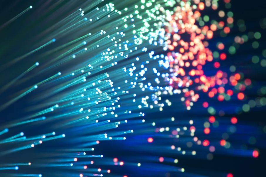 fiber optic cable tips with blue and red